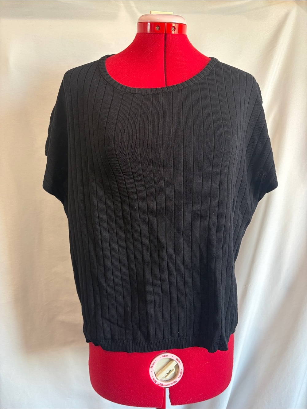 Women's Black Ribbed Short-Sleeve Knit Top
